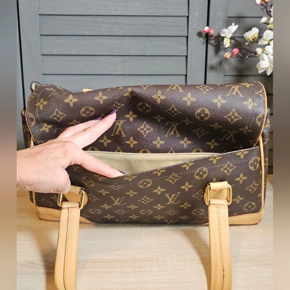 Authentic LOUIS VUITTON Beverly GM Handbag - Picture 4 of 16